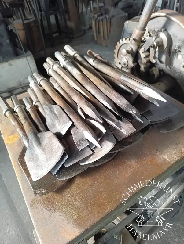 Körner Meißel handgemacht Körner Meißel handgemacht