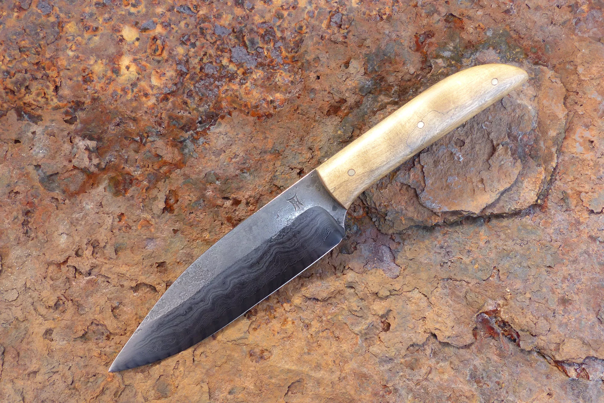 Stahlhart Damast-Messer mit Horngriff Stahlhart Damast-Messer mit Horngriff